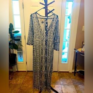 Nwot JENS PIRATE BOOTY BLACK AND SILVER SHEER LACE KAFTAN